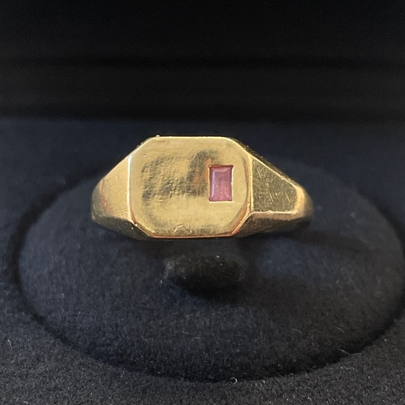 COPY - Seb Brown Gold ring with baguette-cut pink sapphire - Picture 3 of 6